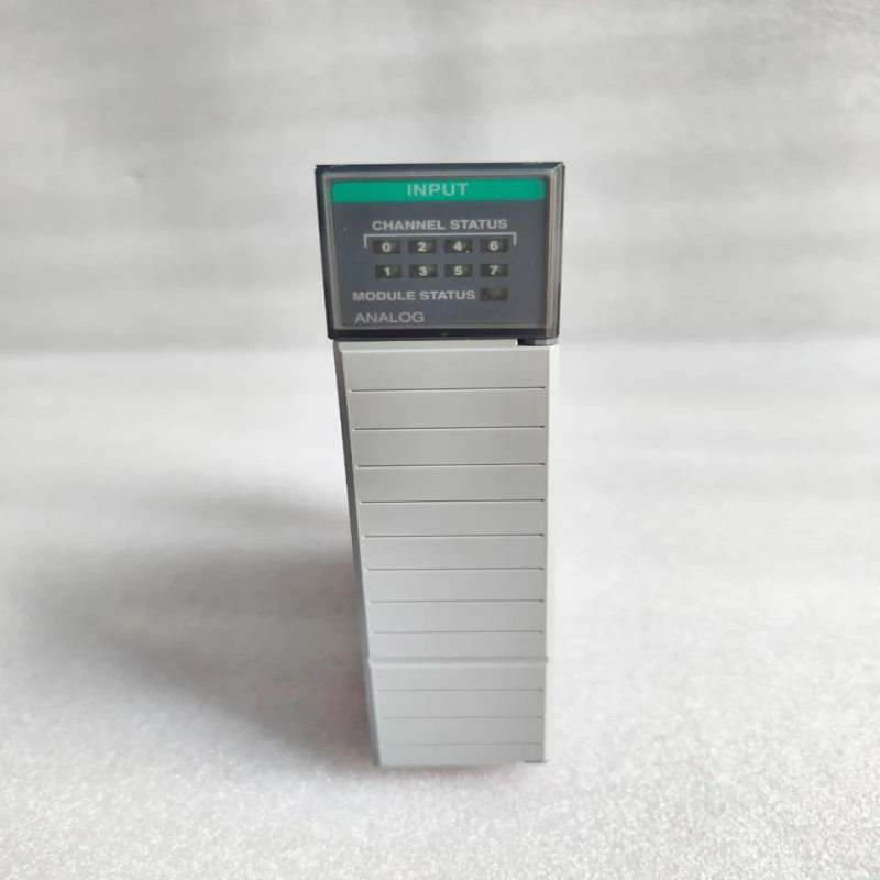 Allen-Bradley 1746-OB16 SLC 500 16-Point 24V DC Source Output Module thumbnail 7095